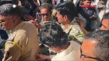जामीनासाठी अर्ज करणार का विचारताच वाल्मीक कराडने काय केलं