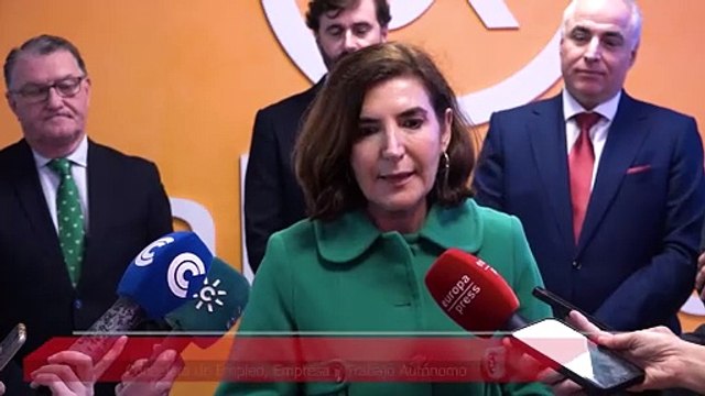 Blanco visita Alfalite, empresa señera de Andalucía en la fabricación de pantallas LED