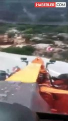 Demre'de Şiddetli Dolu ve Sel Nedeniyle D400 Karayolu Kapandı