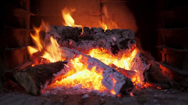 Cozy Fireplace Ambience with Relaxing Sleep Music and Crackling Fire Sounds – Perfect for Relaxation & Meditation