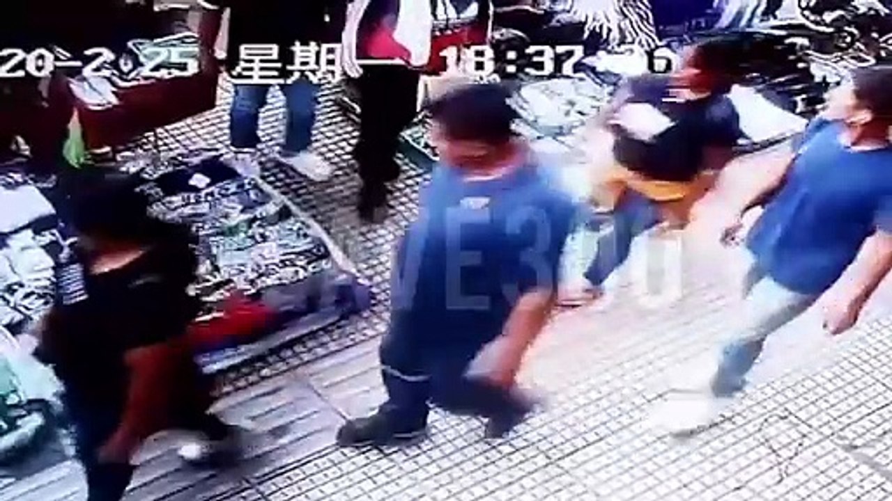Atrapan a mujer que robo dinero a comerciante