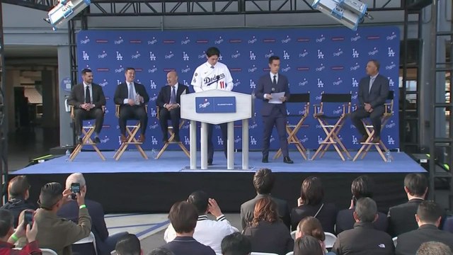 Roki Sasaki holds news conference with Los Angeles Dodgers