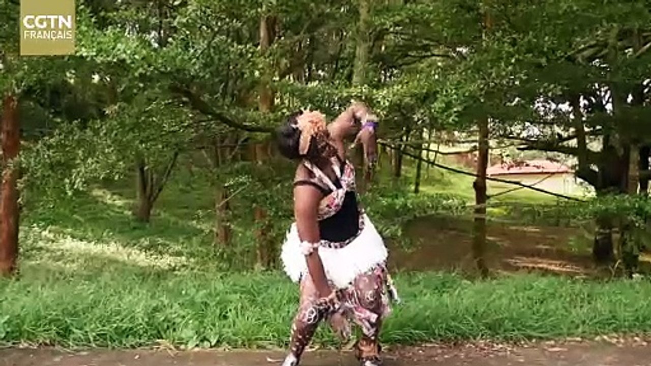 Découvrez la nature à travers la danse de Mme Belinga