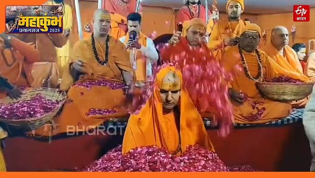 प्रयागराज महाकुंभ; म्यांमार से आए संत को श्री पंचायती अखाड़ा निरंजनी ने बनाया महामंडलेश्वर