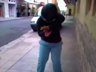 Mèl ki dance la tektonik a sa façon