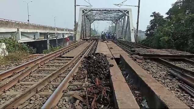 বালি ব্রিজে যাত্রী হয়রানি, চলবে আরও তিনদিন।