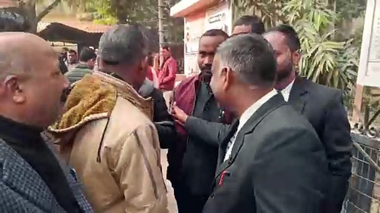 गृह मंत्री अमित शाह के खिलाफ दायर परिवाद पर सुल्तानपुर MP-MLA कोर्ट में हुई गवाही; डॉ. आंबेडकर पर टिप्पणी से जुड़ा है मामला