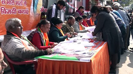 नगर निकाय चुनाव - मतदान करने पोलिंग बूथ पहुंच रहे मतदाता नहीं कर पा रहे है मतदान, लोगो में दिख रहा है आक्रोश।