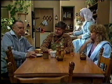 Neighbours deutsch - 330 - Eine ungewöhnliche Barfrau (29.08)