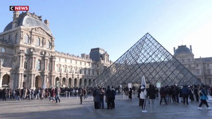 Le musée du Louvre dans un état de dégradation sévère
