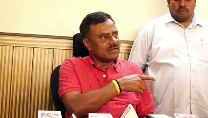 ತುಮಕೂರು ಜಿಲ್ಲೆಯಲ್ಲಿ ಇಬ್ಬರು ಸಚಿವರು ತೊಘಲಕ್ ಆಡಳಿತ ನಡೆಸುತ್ತಿದ್ದಾರೆಂದು ಎಂದು ಗುಬ್ಬಿ ಕಾಂಗ್ರೆಸ್ ಶಾಸಕ ಶ್ರೀನಿವಾಸ್ ಅಸಮಾಧಾನ ವ್ಯಕ್ತಪಡಿಸಿದ್ದಾರೆ. ತುಮಕೂರಿನಲ್ಲಿ ಪತ್ರಕರ್ತ ರೊಂದಿಗೆ ಮಾತನಾಡಿ, ಜಿಲ್ಲೆಯಲ್ಲಿ ಏನ್ ನಡಿತಿದೆ ಅನ್ನೋದ