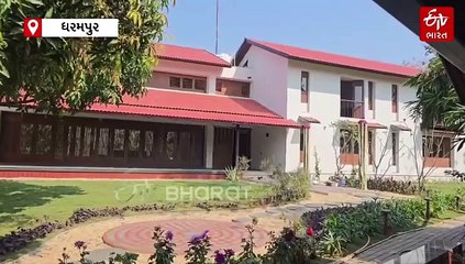 વલસાડના ડૉક્ટર દંપતીનું ઈકો-ફ્રેન્ડલી ઘર ગરમીમાં ઠંડક આપે, 2000 વૃક્ષો વાવીને બનાવ્યું 'મિની જંગલ'