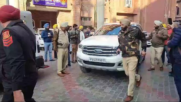 ਅੱਜ ਅੰਮ੍ਰਿਤਸਰ ਦੀ ਸਮੁੱਚੀ ਕਾਂਗਰਸ ਲੀਡਰਸ਼ਿਪ ਨੇ ਅੰਮ੍ਰਿਤਸਰ ਦੇ ਪੁਲਿਸ ਕਮਿਸ਼ਨਰ ਗੁਰਪ੍ਰੀਤ ਸਿੰਘ ਭੁੱਲਰ ਦੇ ਨਾਲ ਕੀਤੀ ਮੁਲਾਕਾਤ।