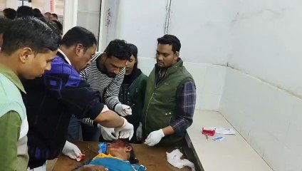 महिलाओं से खचाखच भरा पिकअप लोडिंग वाहन पलटा ,9 महिलाएं हुई घायल,