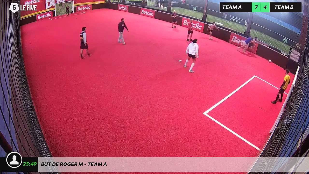 But de Roger M - Team A