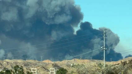LA에 또 다른 대형산불 발생...돌풍 타고 확산 '비상' / YTN