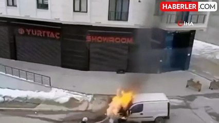 Van'da Seyir Halindeki Kamyonette Yangın!