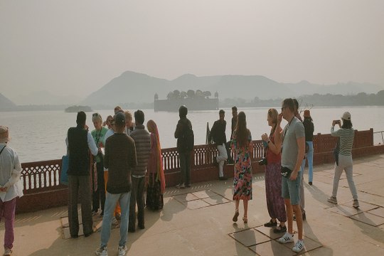 Rajasthan Weather : जयपुर में आज सवेरे धूप ​खिली, सर्दी के तेवर नरम