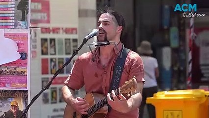 Ziggy McNeill busking on Tamworth's Peel Street