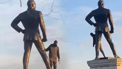 Sarayburnu’nda Atatürk heykeline zarar veren şüpheli gözaltına alındı