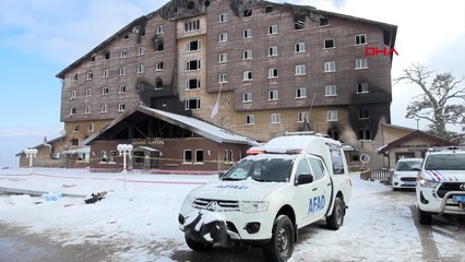 Kartalkaya’da yanan otelin çevresinde güvenlik çemberi