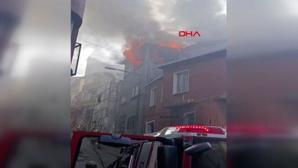 Beyoğlu'nda binada yangın