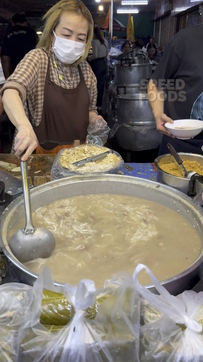 Pork bones noodle - ก๋วยจั๊บเล้งหม้อใหญ่  📍Jok Guay Jab Tom Sen Bat Queue - Mueang Khon Kaen District, Khon Kaen Thailand