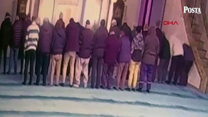 Cemaat ile namaza duran vatandaş kalp krizi nedeniyle hayatını kaybetti