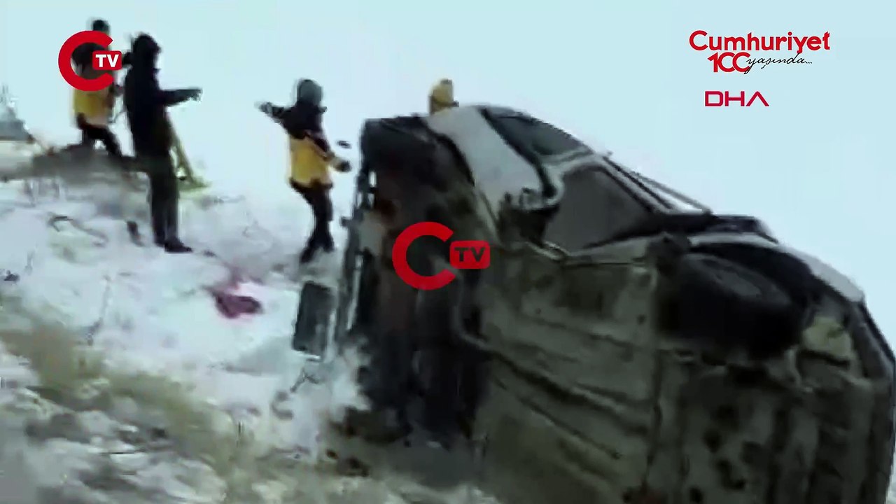 Erzurum'da 'kayganlaşan yol' kaza getirdi: Ölü ve yaralılar var...