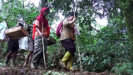 Bilang ng nasawi sa landslide sa Indonesia, umakyat na sa 21