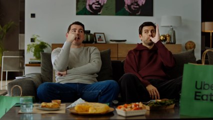 Casillas y Piqué 'se pican' en el último spot de Uber Eats: "¿Tienen manitas?"