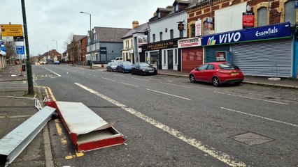 Storm Eowyn: Woodstock Road, Belfast, deserted at rush hour