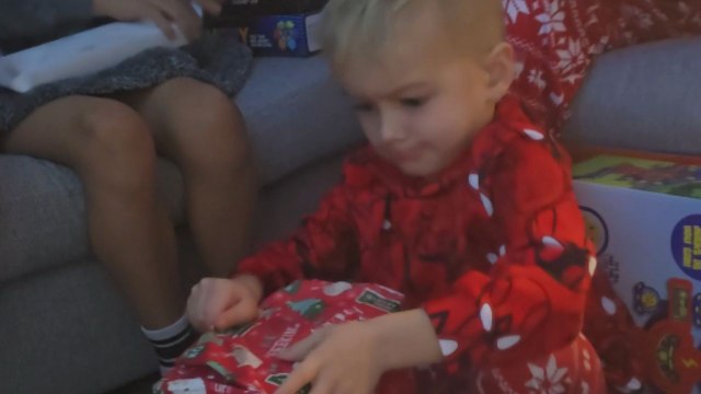 Little boy's epic reaction to receiving an Oculus VR headset on Christmas Day