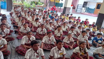 काव्य गोष्ठी में सुनाई रचनाएं, बटोरी तालियां