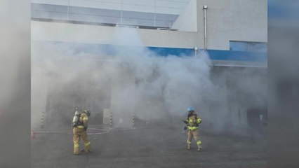 삼척 화재 안전성 검증센터 불...인명 피해 없어 / YTN