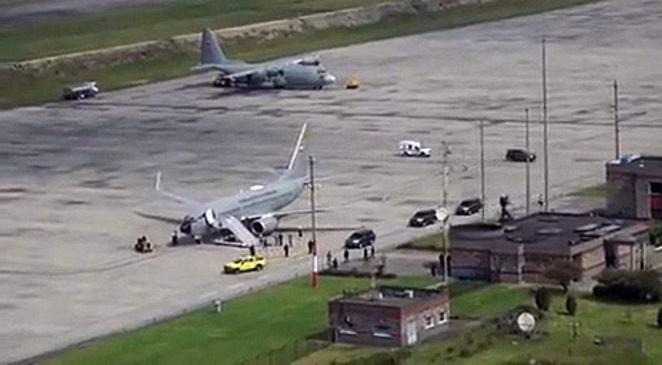 Colombian President Petro sending his presidential plane to pick up the illegals from the U.S. 45 minutes after Trump imposed tariffs, sanctions on Colombia