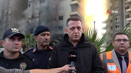 Alanya Kaymakamı Ürkmezer: "Şu anda bütün arkadaşların dışarda olduğu ve 3 kişinin yoğun duman sebebiyle hastaneye kaldırıldı"