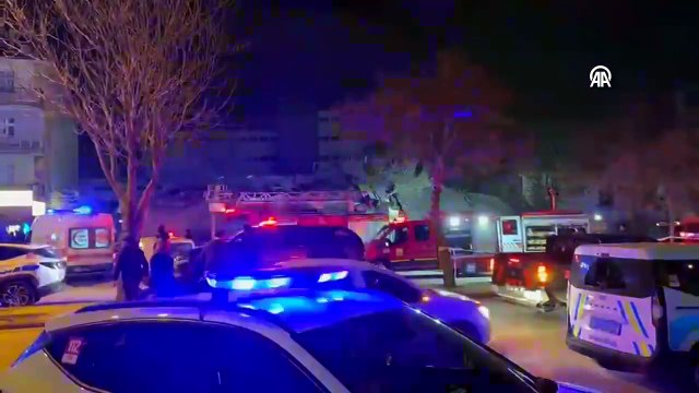 Konya'da 3 katlı bina çöktü! Arama kurtarma çalışması başlatıldı