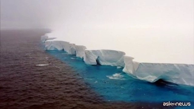 Il pi? grande iceberg del mondo ha cambiato rotta, possibili rischi