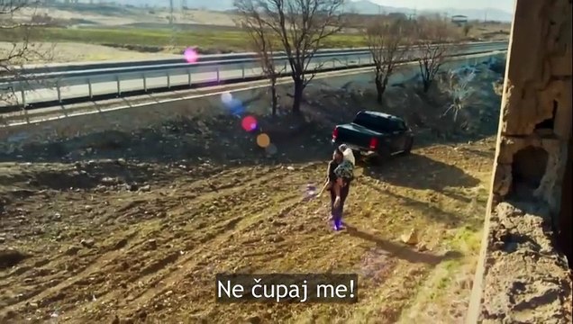 Daleki grad - 10. epizoda / Kadir je oteo Pakize