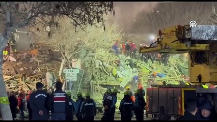 Konya'da anahtarı olmadığı için çöken binadan kurtulan kişi yaşadıklarını anlattı