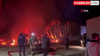 Bursa'da Ses Sistemi Fabrikasında Yangın Çıktı