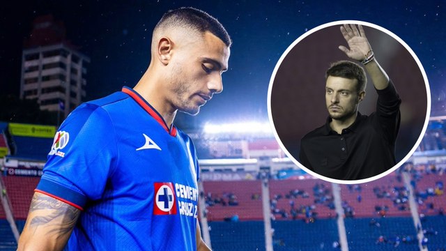 Giorgos Giakoumakis atiende a la afición de Cruz Azul y omite respuestas sobre Martín Anselmi