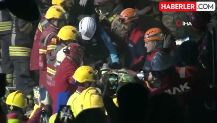 Konya'da Çöken Binadan İki Kişi Kurtarıldı