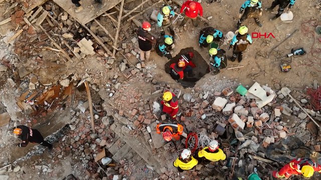 Konya'da çöken 4 katlı binanın enkazında 1 kişinin cansız bedenine ulaşıldı