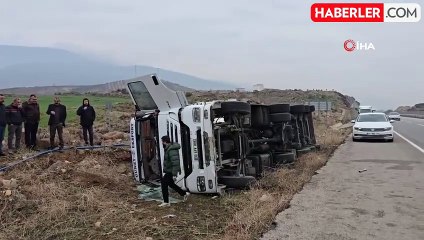 Gaziantep'te Bitkisel Yağ Dolu Tanker Devrildi