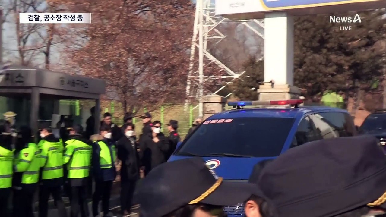 검찰, 尹 ‘내란 혐의’ 공소장 작성 중…내일 기소할 듯