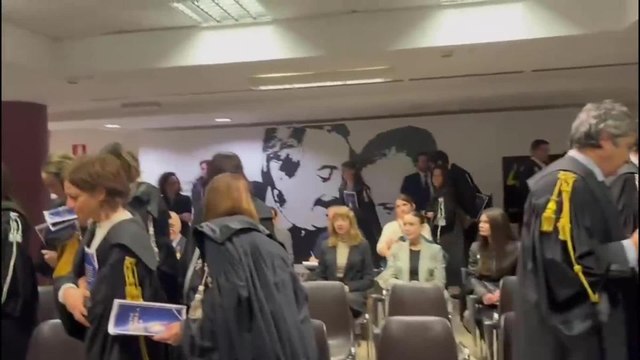 La protesta dei magistrati bergamaschi durante la cerimonia di apertura dell'anno giudiziario