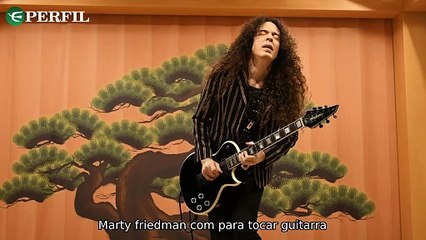 "Sexo, nepotismo e fé: Marty Friedman, Billie Eilish e David Gilmour compartilham suas perspectivas únicas."