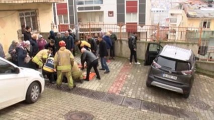 Frenleri tutmayan otomobil istinat duvarına çarptı